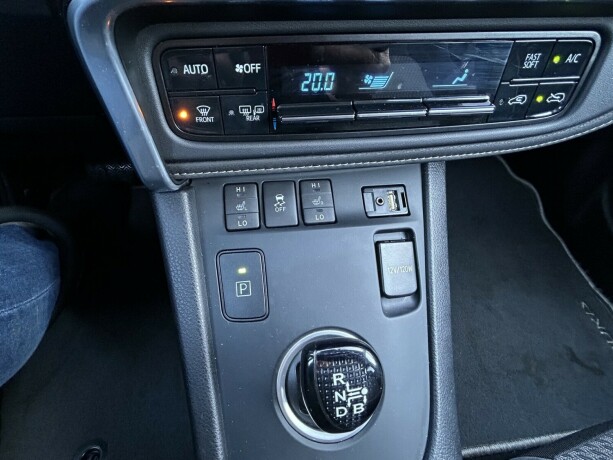 toyota-auris-elektrisitetbensin-2018-big-24