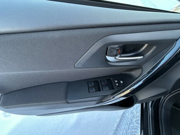 toyota-auris-elektrisitetbensin-2018-big-14