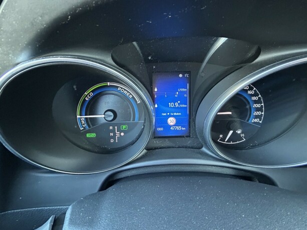 toyota-auris-elektrisitetbensin-2018-big-21