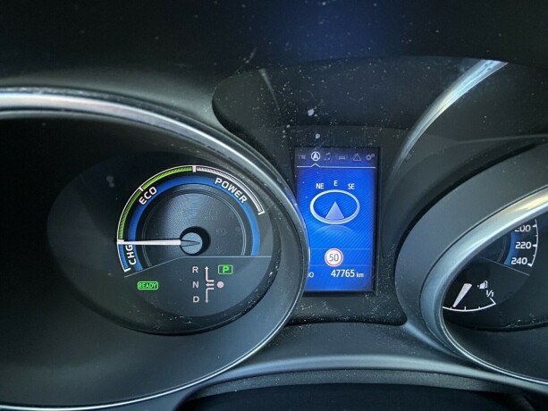 toyota-auris-elektrisitetbensin-2018-big-22