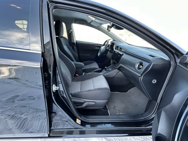 toyota-auris-elektrisitetbensin-2018-big-10