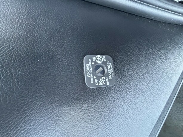 toyota-auris-elektrisitetbensin-2018-big-11