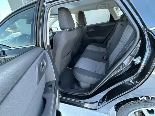 toyota-auris-elektrisitetbensin-2018-big-12