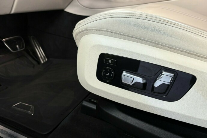 bmw-x5-plug-in-petrol-2020-big-45