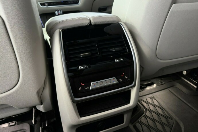 bmw-x5-plug-in-petrol-2020-big-8