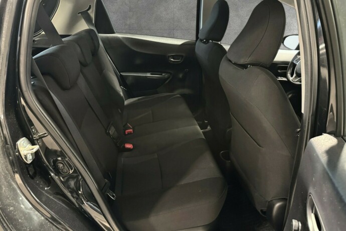 toyota-yaris-bensin-2014-big-15