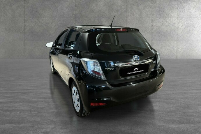 toyota-yaris-bensin-2014-big-6