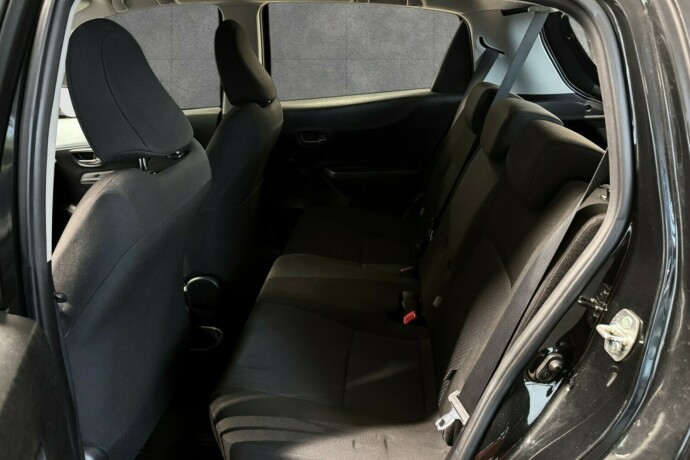 toyota-yaris-bensin-2014-big-13