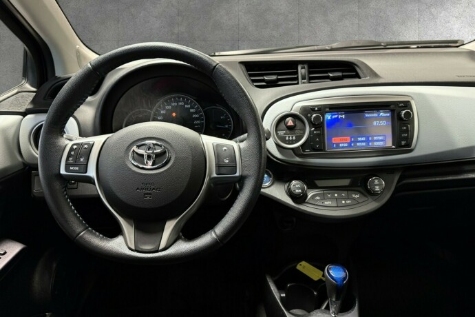 toyota-yaris-bensin-2014-big-9