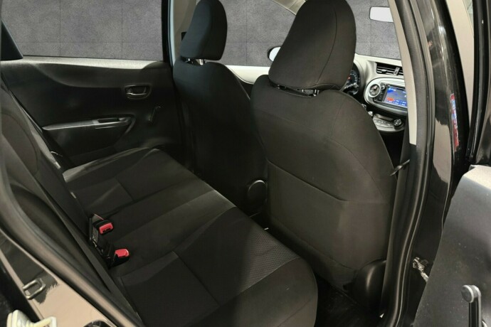 toyota-yaris-bensin-2014-big-14