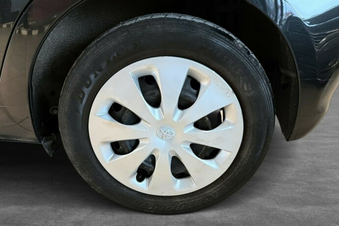 toyota-yaris-bensin-2014-big-26