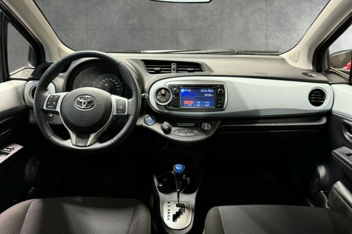 toyota-yaris-bensin-2014-big-8