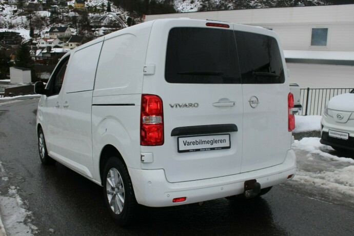 opel-vivaro-diesel-2020-big-2