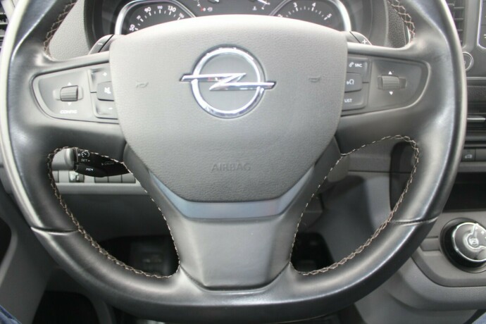 opel-vivaro-diesel-2020-big-15