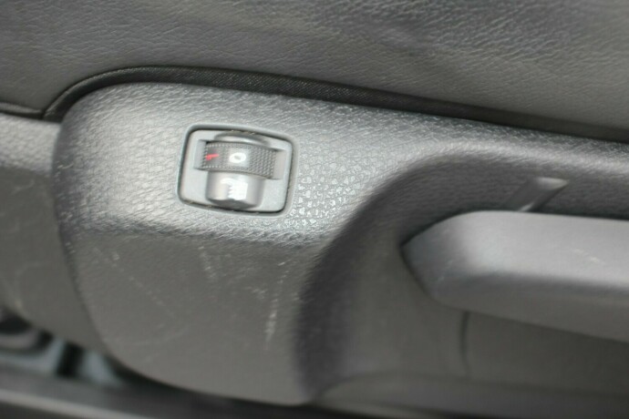 opel-vivaro-diesel-2020-big-11