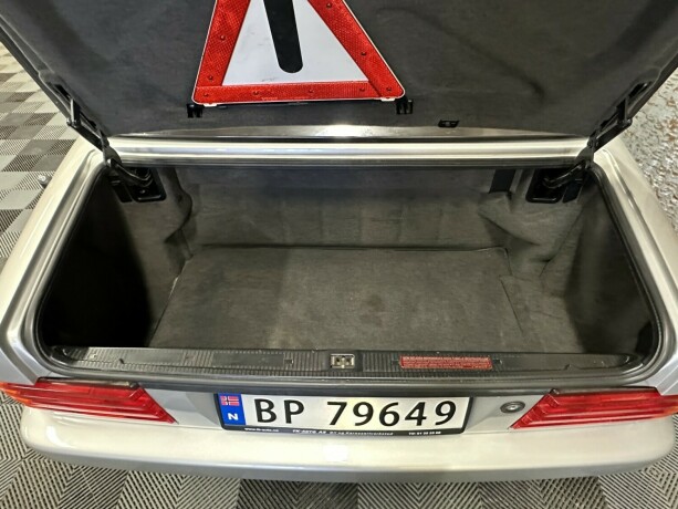 mercedes-benz-300-bensin-1992-big-32