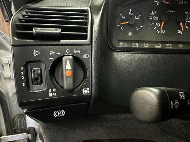 mercedes-benz-300-bensin-1992-big-24