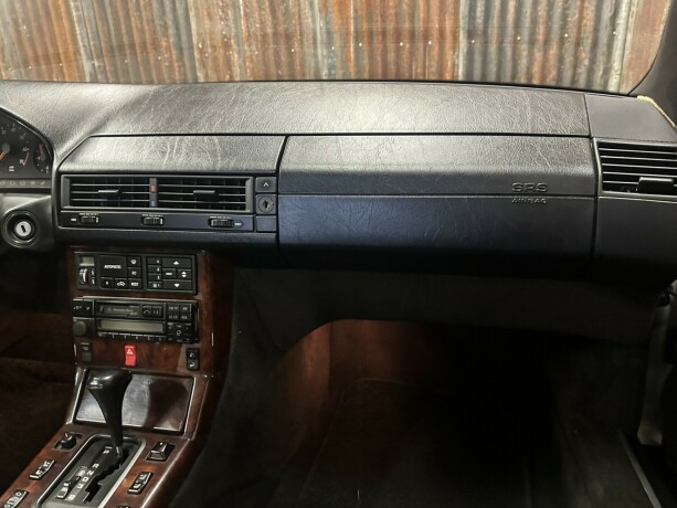 mercedes-benz-300-bensin-1992-big-30