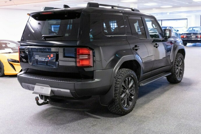 toyota-land-cruiser-diesel-2025-big-2