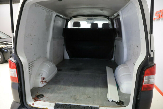 volkswagen-transporter-diesel-2013-big-11