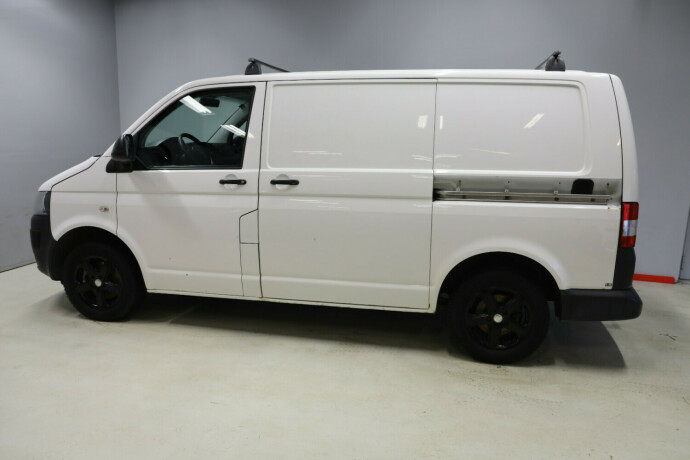 volkswagen-transporter-diesel-2013-big-3