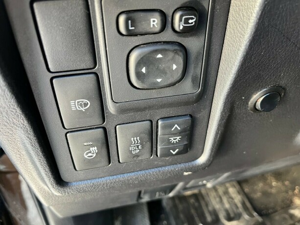 toyota-land-cruiser-diesel-2017-big-11