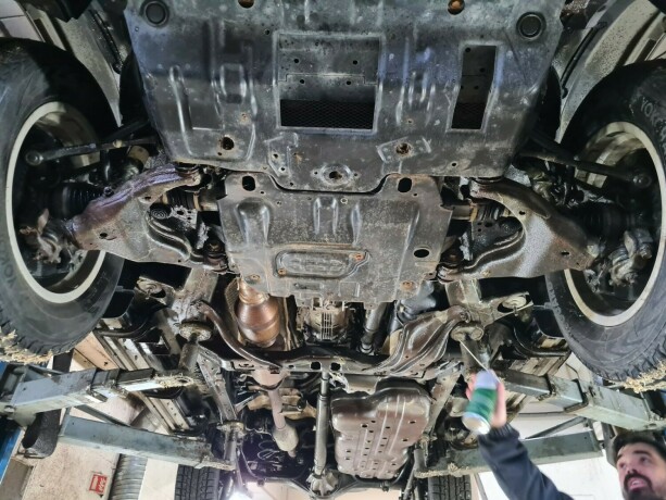 toyota-land-cruiser-diesel-2017-big-19