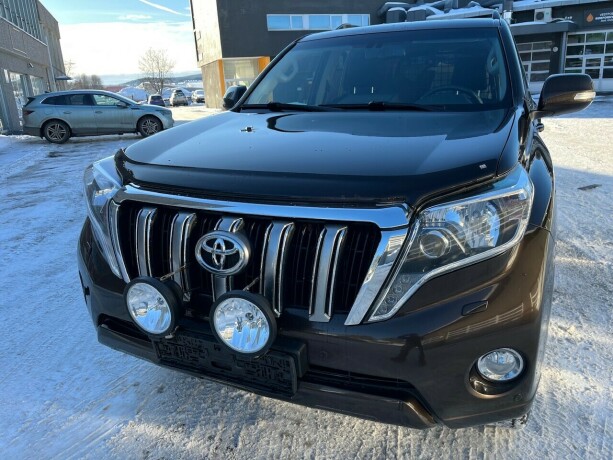 toyota-land-cruiser-diesel-2017-big-3