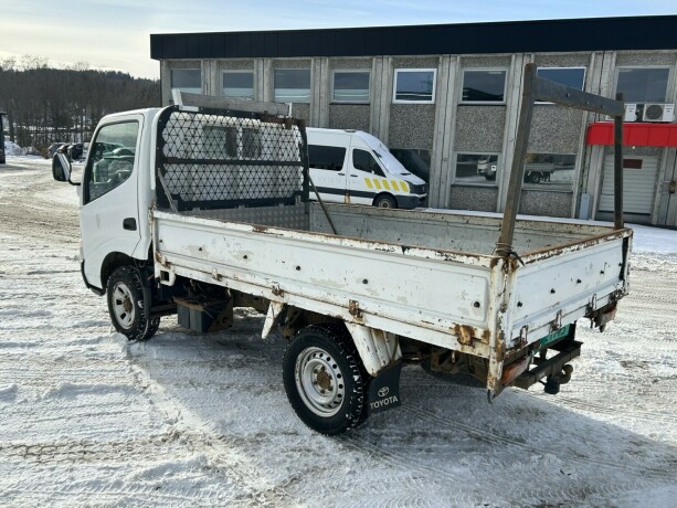 toyota-dyna-diesel-2006-big-4