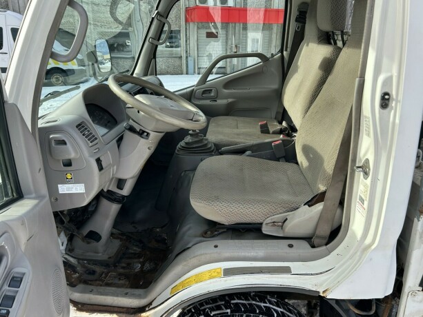 toyota-dyna-diesel-2006-big-10