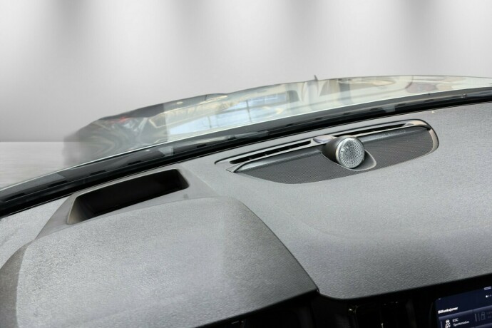 volvo-v90-diesel-2017-big-18