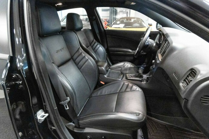 dodge-charger-bensin-2016-big-11