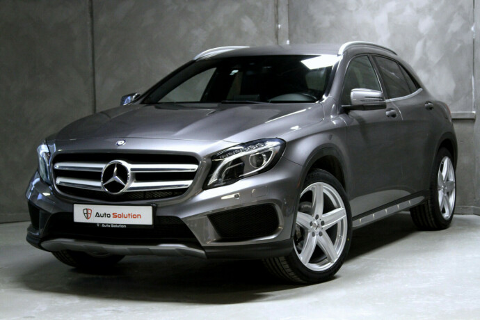mercedes-benz-gla-bensin-2016-big-0
