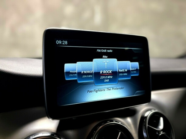 mercedes-benz-gla-bensin-2016-big-6