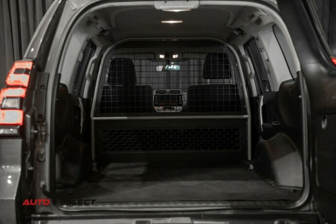 toyota-land-cruiser-diesel-2023-big-9