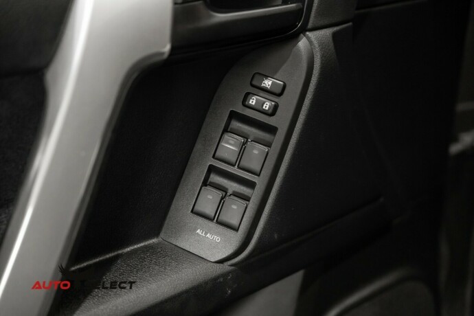 toyota-land-cruiser-diesel-2023-big-21