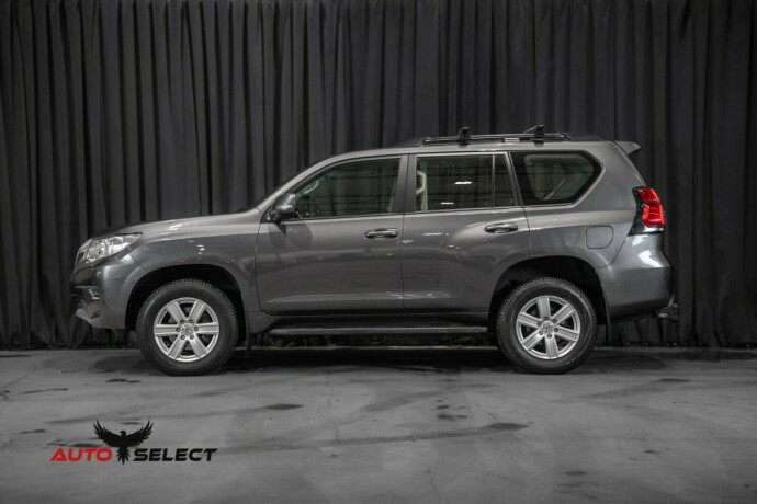 toyota-land-cruiser-diesel-2023-big-7