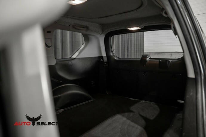 toyota-land-cruiser-diesel-2023-big-15