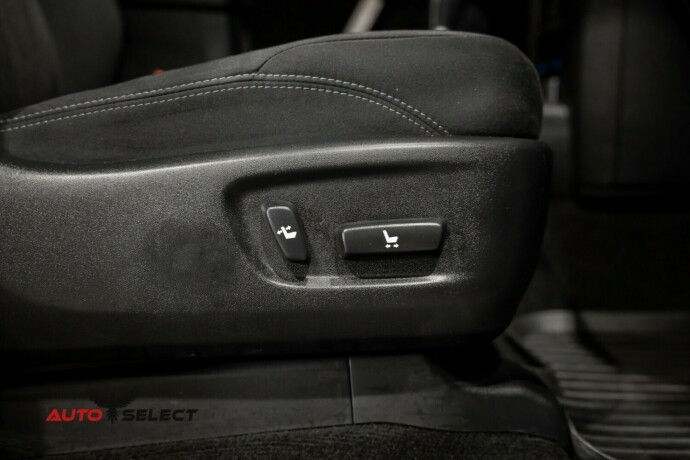 toyota-land-cruiser-diesel-2023-big-17