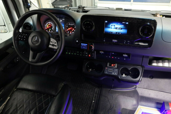 mercedes-benz-sprinter-diesel-2019-big-6