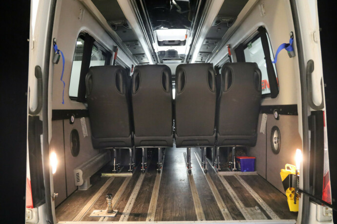 mercedes-benz-sprinter-diesel-2019-big-13