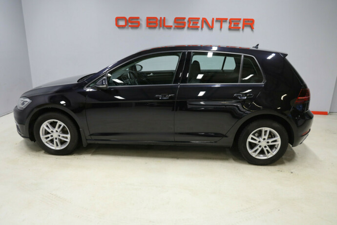 volkswagen-golf-bensin-2019-big-3