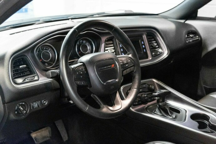 dodge-challenger-bensin-2015-big-5