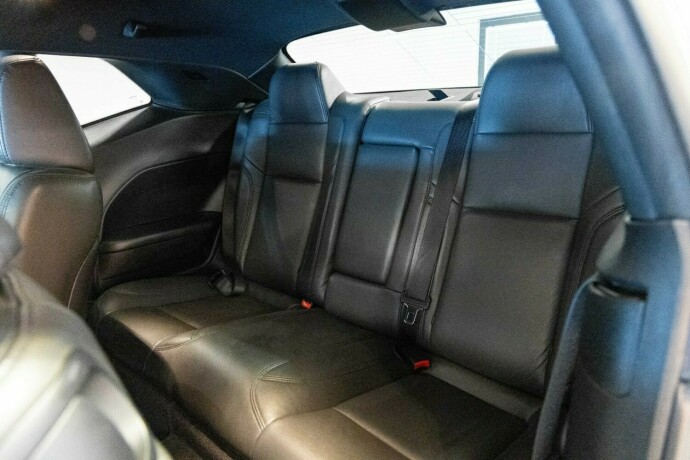 dodge-challenger-bensin-2015-big-6