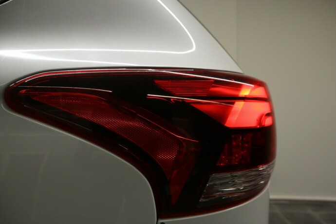 mitsubishi-outlander-elektrisitetbensin-2016-big-11