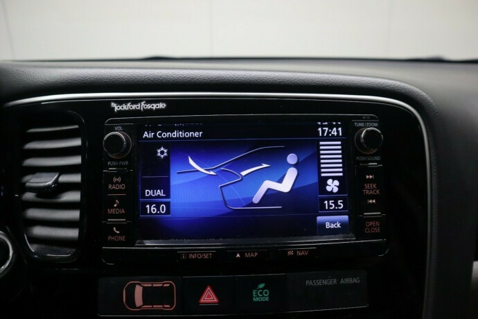 mitsubishi-outlander-elektrisitetbensin-2016-big-29