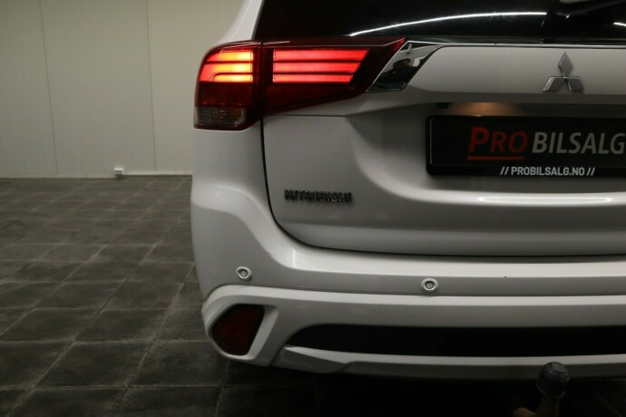 mitsubishi-outlander-elektrisitetbensin-2016-big-7