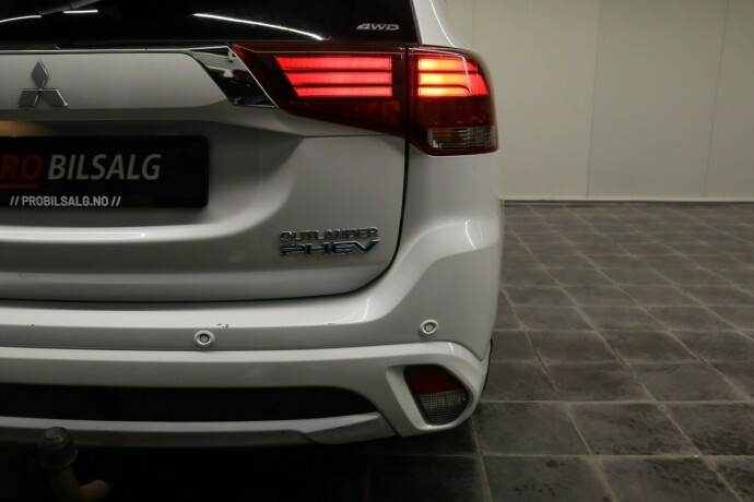 mitsubishi-outlander-elektrisitetbensin-2016-big-8