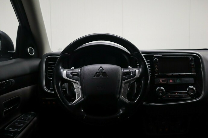 mitsubishi-outlander-elektrisitetbensin-2016-big-17