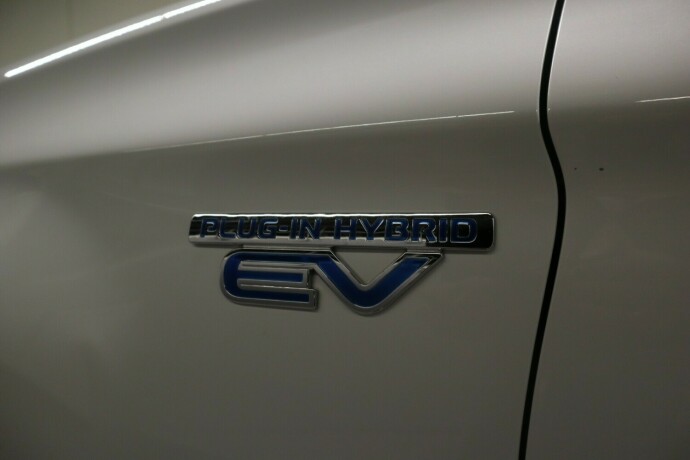 mitsubishi-outlander-elektrisitetbensin-2016-big-32